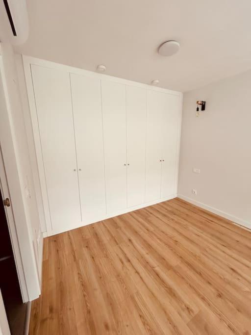 Loft 007 Con Jardin, Piscina, Garaje Y Netflix Apartment San Sebastián de los Reyes Екстериор снимка