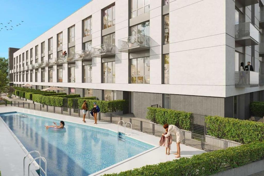 Loft 007 Con Jardin, Piscina, Garaje Y Netflix Apartment San Sebastián de los Reyes Екстериор снимка